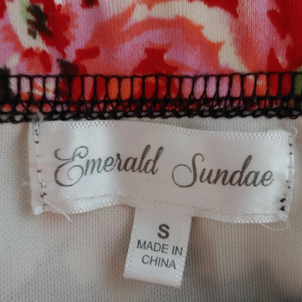 Floral ruffled dress.  SIZE S - Picture 5 of 5